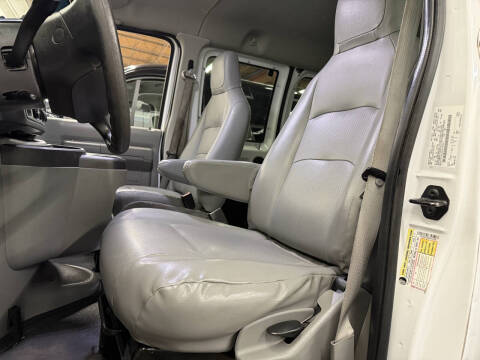 2013 Ford E-Series E-350 SD