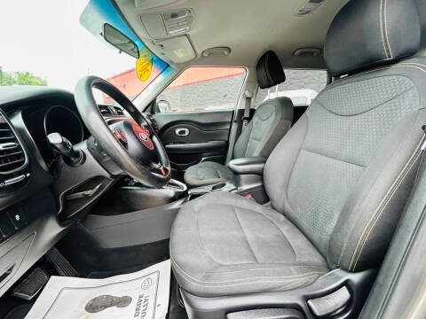 2015 Kia Soul +
