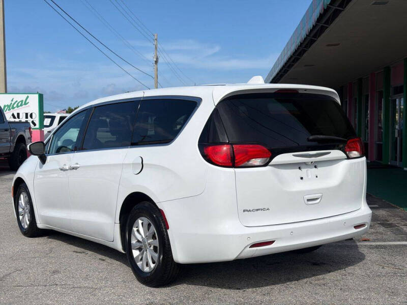 2017 Chrysler Pacifica Touring