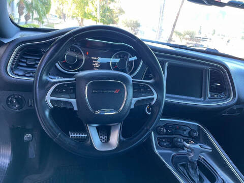 2015 Dodge Challenger SXT Plus