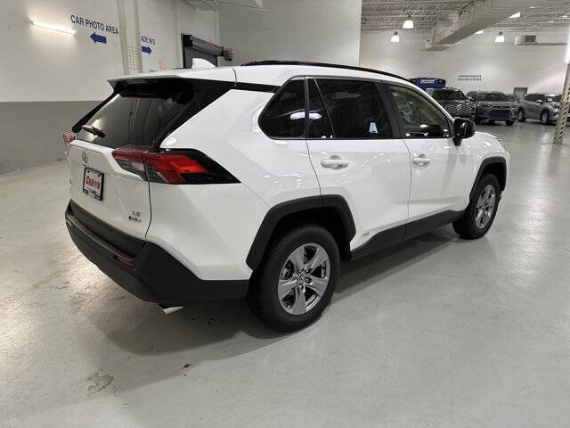 2025 Toyota RAV4 Hybrid LE