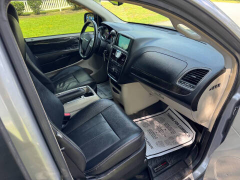 2013 Chrysler Town and Country Touring