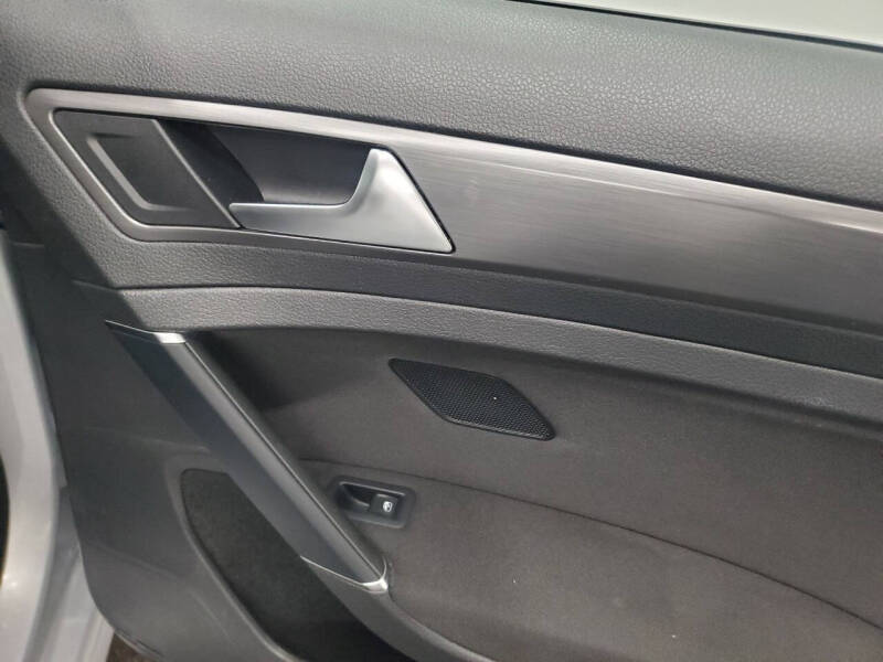 2019 Volkswagen e-Golf SE