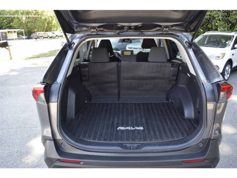 2022 Toyota RAV4 Hybrid LE