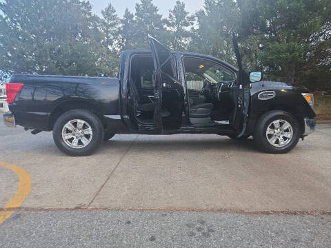 2017 Nissan Titan SV