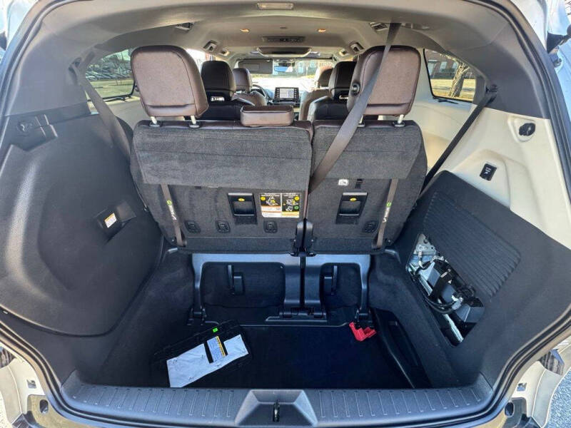 2021 Toyota Sienna Platinum 7-Passenger