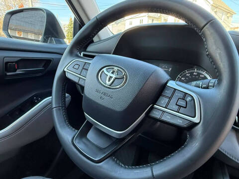 2022 Toyota Highlander LE