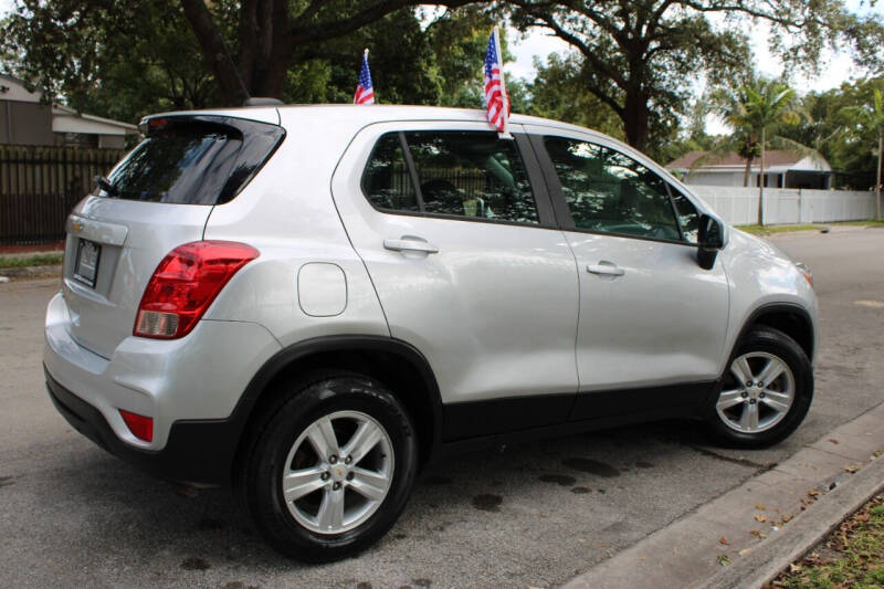 2017 Chevrolet Trax LS photo 28