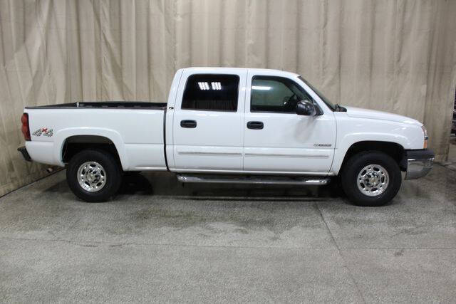 2004 Chevrolet Silverado 2500HD LT photo 3