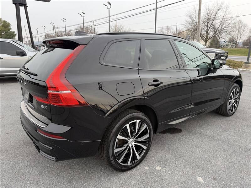 2024 Volvo XC60 B5 Plus Dark Theme