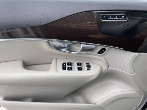2019 Volvo XC90 T5 Momentum