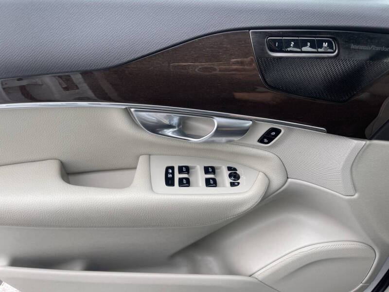 2019 Volvo XC90 T5 Momentum