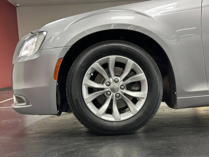 2018 Chrysler 300 Touring