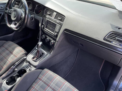 2017 Volkswagen Golf GTI SE