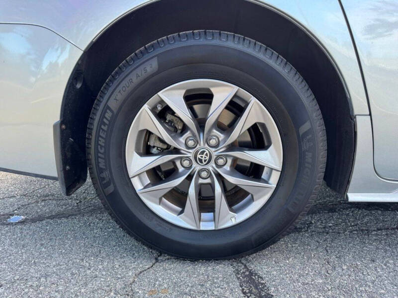 2021 Toyota Sienna LE 8-Passenger