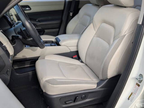 2022 Nissan Pathfinder SL