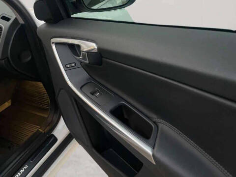 2016 Volvo XC60 T5 Drive-E Premier