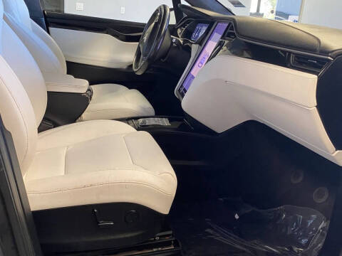 2019 Tesla Model X Standard Range