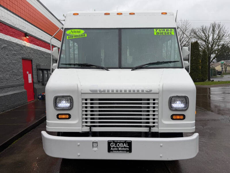 2006 Freightliner MT45 Chassis