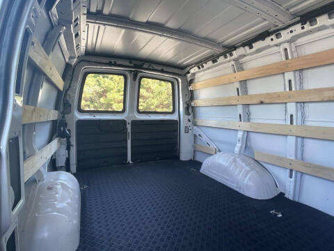 2023 Chevrolet Express 2500