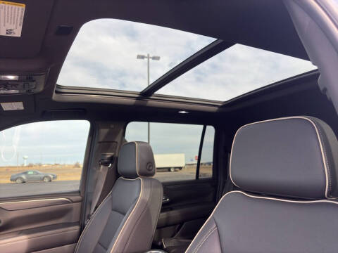 2024 GMC Yukon XL SLT