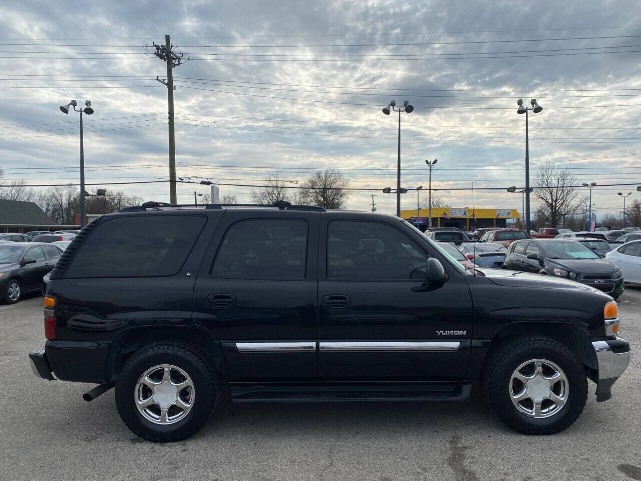 2005 GMC Yukon SLE photo
