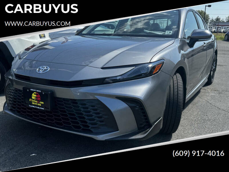 2025 Toyota Camry SE's photo