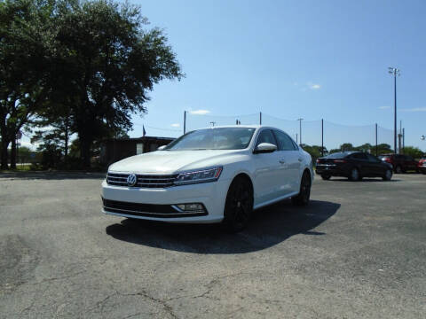 2018 Volkswagen Passat for sale at American Auto Exchange in Houston TX