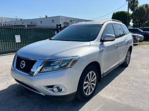 2015 Nissan Pathfinder for sale at Vice City Deals in Doral FL