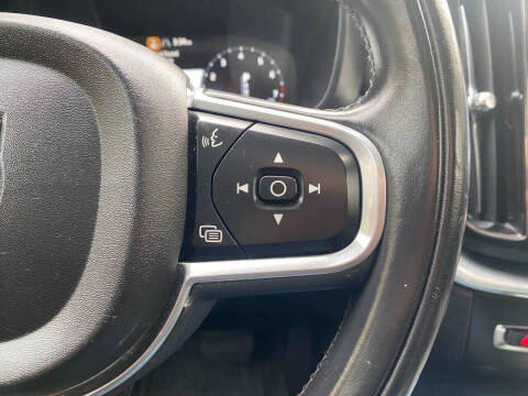 2018 Volvo XC60 T5 Momentum