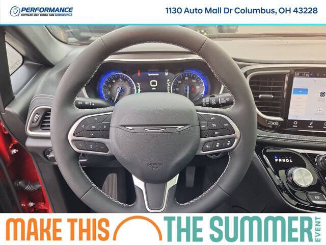 2027 Chrysler Pacifica Select