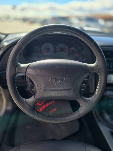 2004 Ford Mustang GT Deluxe