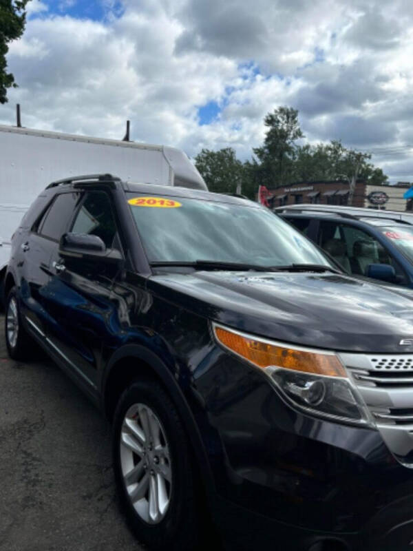 2013 Ford Explorer XLT photo 4