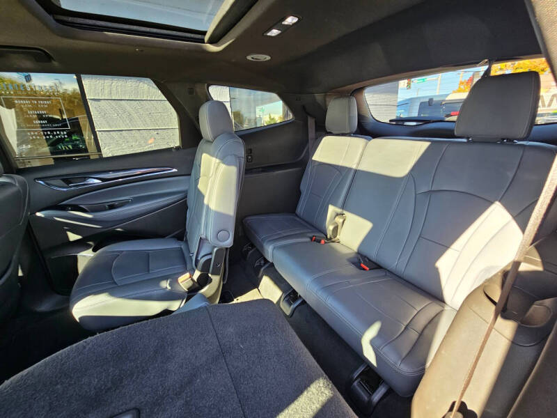 2023 Buick Enclave Essence