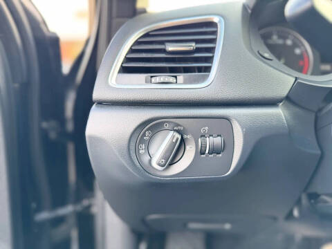 2015 Audi Q3 2.0T quattro Prestige