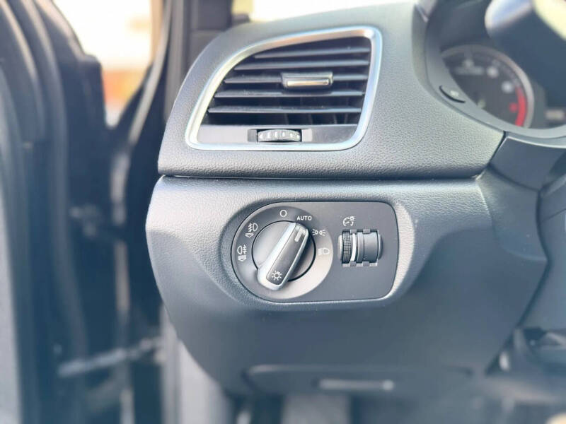 2015 Audi Q3 2.0T quattro Prestige