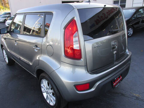 2013 Kia Soul +