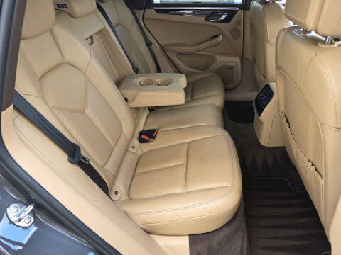 2016 Porsche Macan Turbo