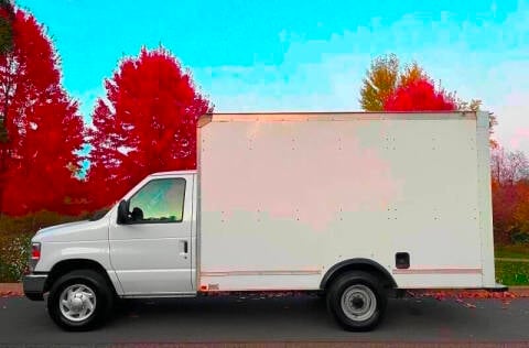 2015 Ford E-Series for sale at CLEAR CHOICE AUTOMOTIVE in Milwaukie OR