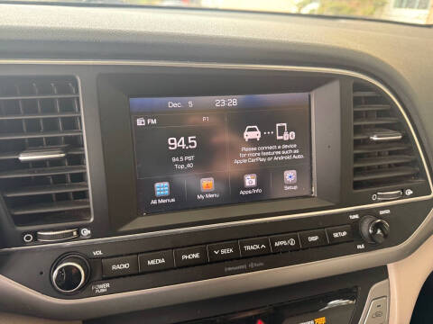 2017 Hyundai Elantra SE