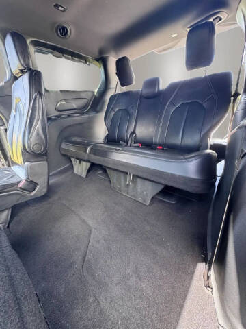 2022 Chrysler Pacifica Touring L