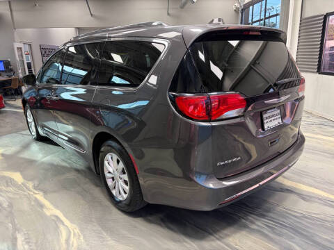 2018 Chrysler Pacifica Touring L Plus