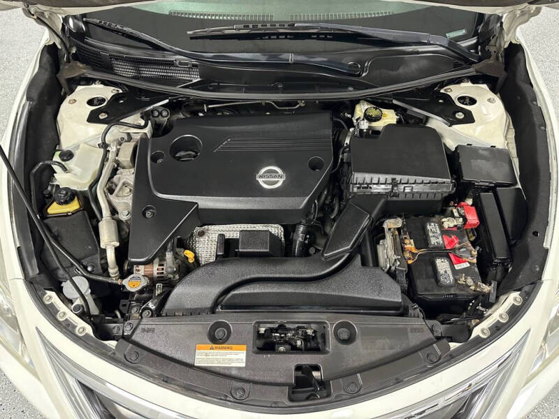 2014 Nissan Altima SL photo 34