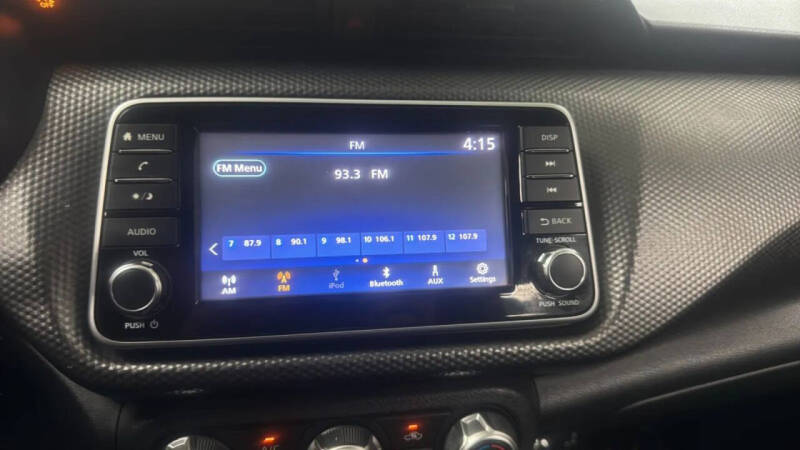 2019 Nissan Kicks S