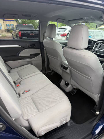 2015 Toyota Highlander LE