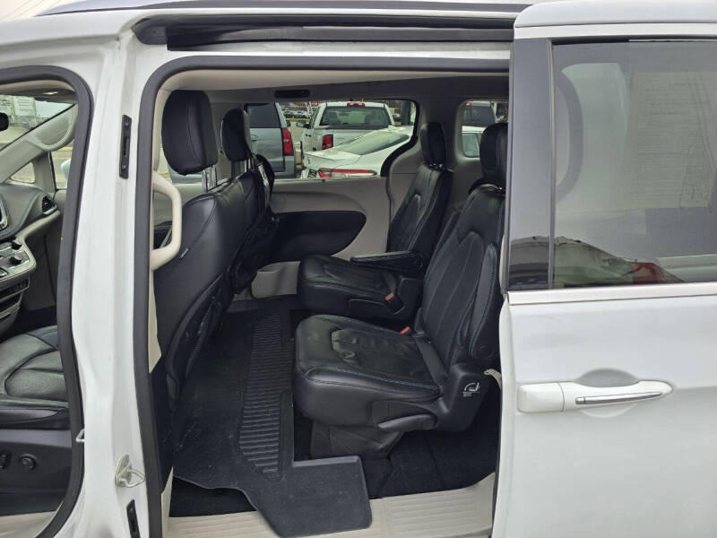 2021 Chrysler Pacifica Touring L