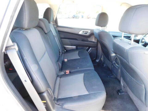 2017 Nissan Pathfinder SV