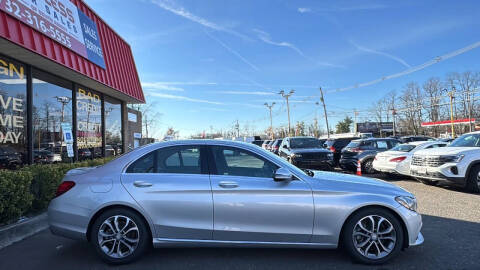 2016 Mercedes-Benz C-Class