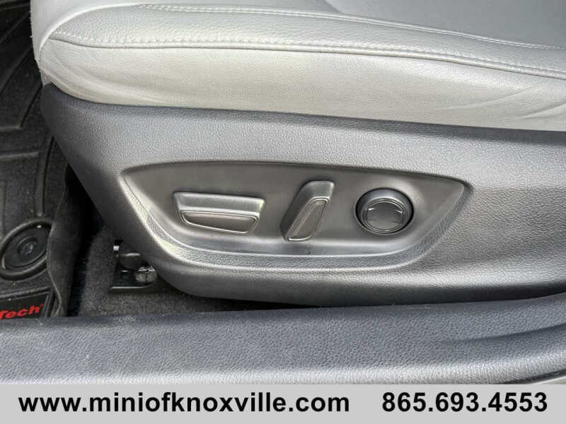 2022 Toyota Avalon XLE