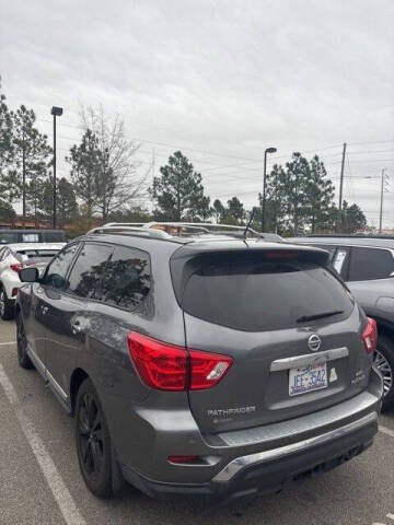 2017 Nissan Pathfinder Platinum